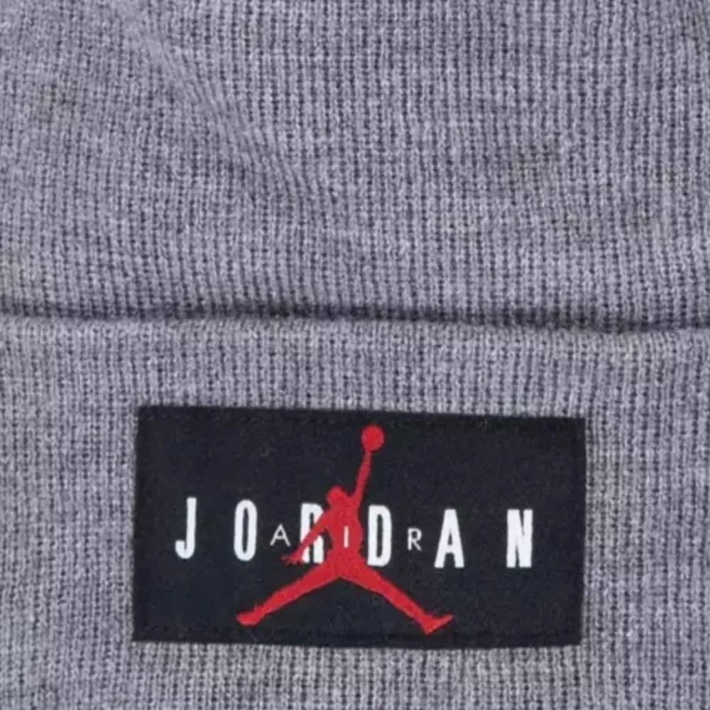 Jordan Big Kids’ Beanie STYLE: 9A0588-GEH carbon heather one size NWT